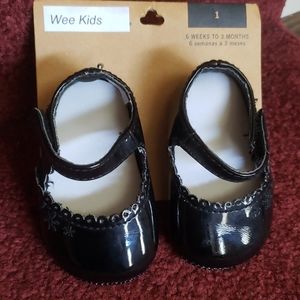 NWT baby girls patent leather shoes